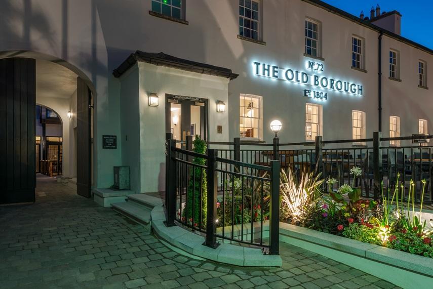 The Old Borough Hotel - Wetherspoon Сордс Екстер'єр фото