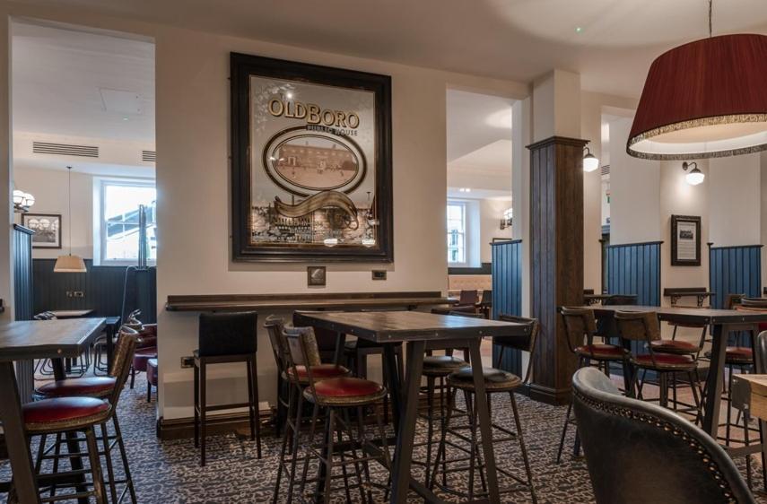 The Old Borough Hotel - Wetherspoon Сордс Екстер'єр фото